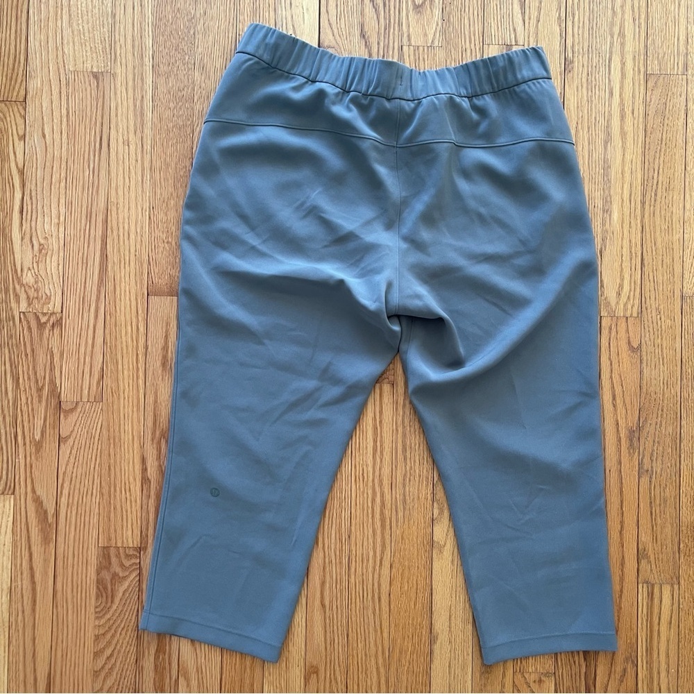 Lululemon On the Fly Crop Woven Pants W6AVMS Green Size 12 - Picture 4 of 5